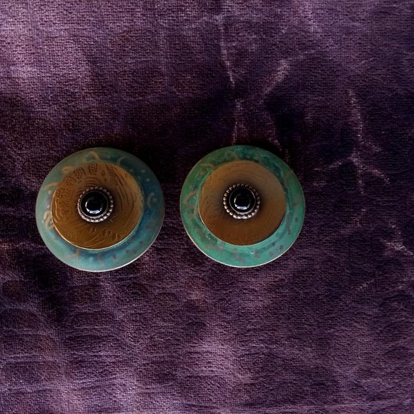 Vintage Green - Black Onyx & Gold Round Earrings - Picture 3 of 5